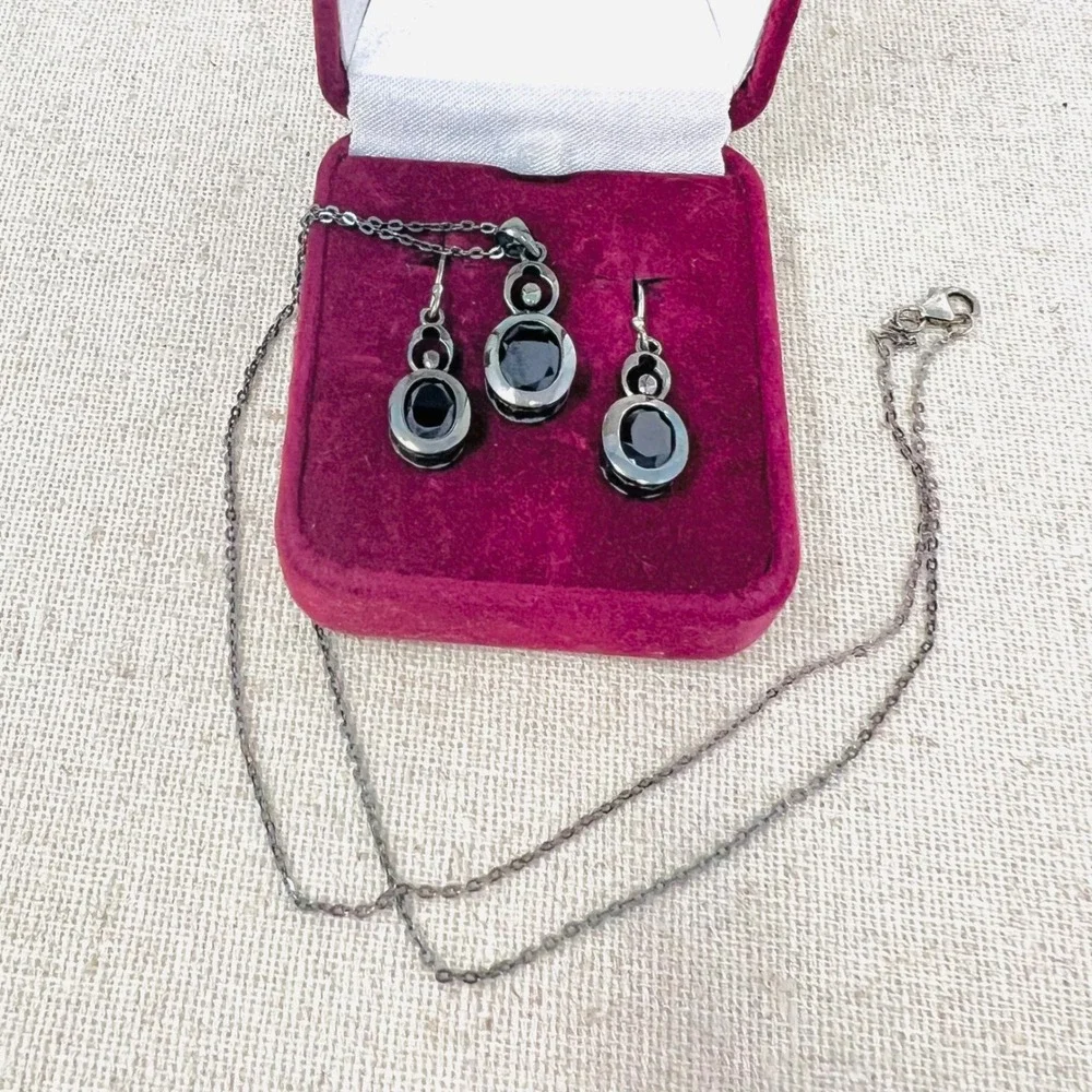 Sterling SilverDark Red Garnet Necklace and Earring Set
